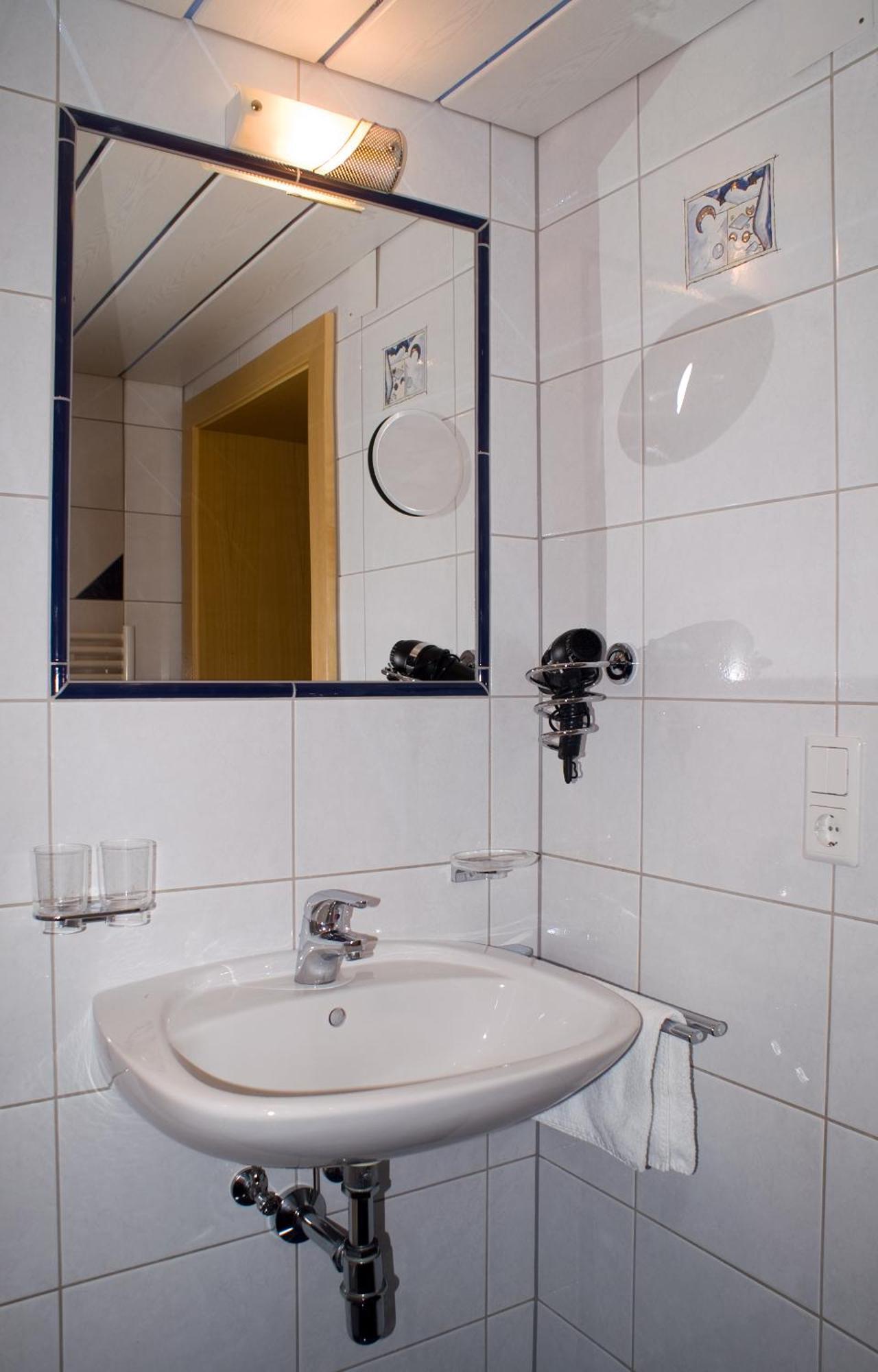 Gaestehaus Resi Йерценс Экстерьер фото