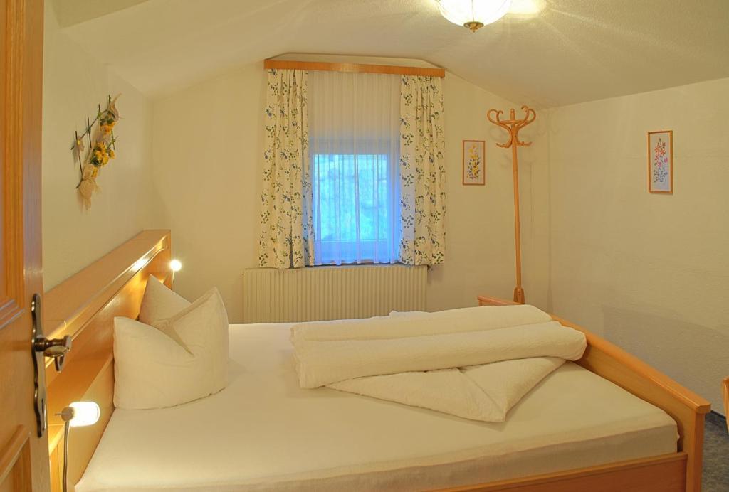 Gaestehaus Resi Йерценс Номер фото