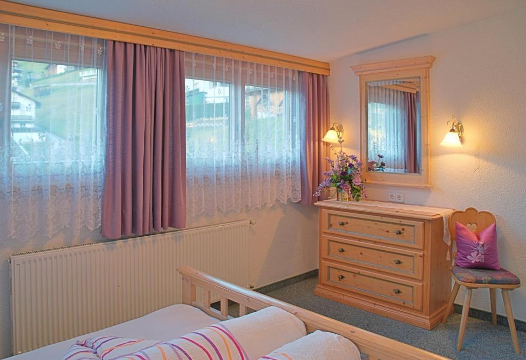 Gaestehaus Resi Йерценс Экстерьер фото